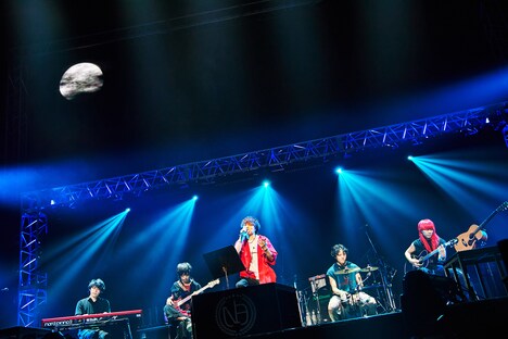 Novelbright「Novelbright LIVE tour 2022 Hope Assort tour～『路上ライブから武道館へ』的なよくある目標を実現させちゃうツアー～」東京・日本武道館公演の様子。（Photo by KEIKO TANABE）