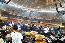 Novelbright「Novelbright LIVE tour 2022 Hope Assort tour～『路上ライブから武道館へ』的なよくある目標を実現させちゃうツアー～」東京・日本武道館公演の様子。（Photo by KEIKO TANABE）