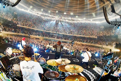 Novelbright「Novelbright LIVE tour 2022 Hope Assort tour～『路上ライブから武道館へ』的なよくある目標を実現させちゃうツアー～」東京・日本武道館公演の様子。（Photo by KEIKO TANABE）
