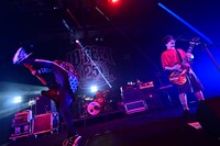 昨日6月23日に東京・Zepp Haneda（TOKYO）で行われた「10-FEET 25th ANNIVERSARY ONE-MAN TOUR 2022」東京公演の様子。（撮影：岸田哲平）