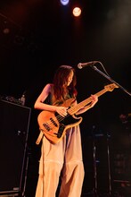 Maika（B, Vo / Chilli Beans.）（Photo by Momo Angela）