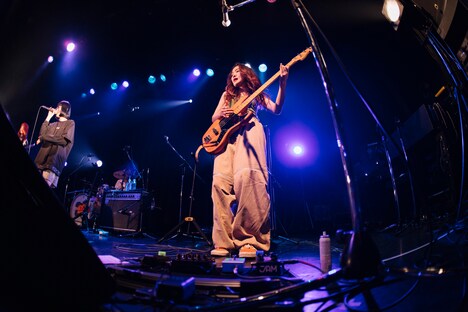 Maika（B, Vo / Chilli Beans.）（Photo by Momo Angela）