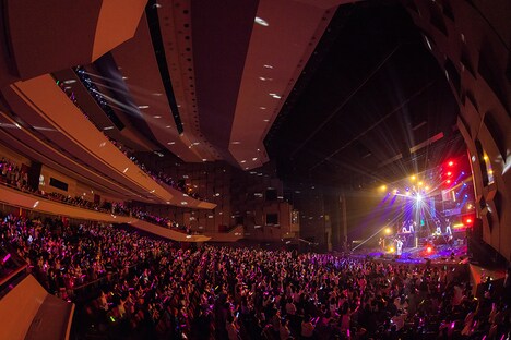 寺島拓篤「10th ANNIVERSARY TAKUMA TERASHIMA LIVE 2022 EX STAGE -LAYERING- side EAST」の様子。