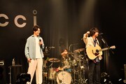 松下洸平、wacciの橋口洋平(Vo, G)。
