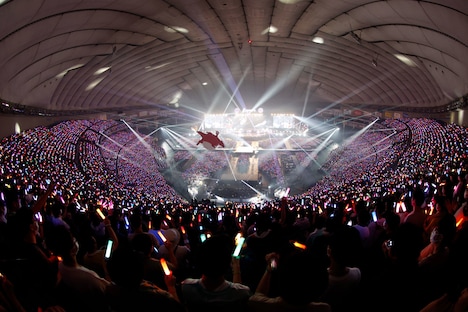 「Aqours 6th LoveLive! ~KU-RU-KU-RU Rock 'n' Roll TOUR~ <WINDY STAGE>」の様子。