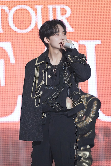 JEONGHAN (c)PLEDIS Entertainment