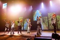 「LUCKY」のパフォーマンスの様子。（撮影：笹森健一）