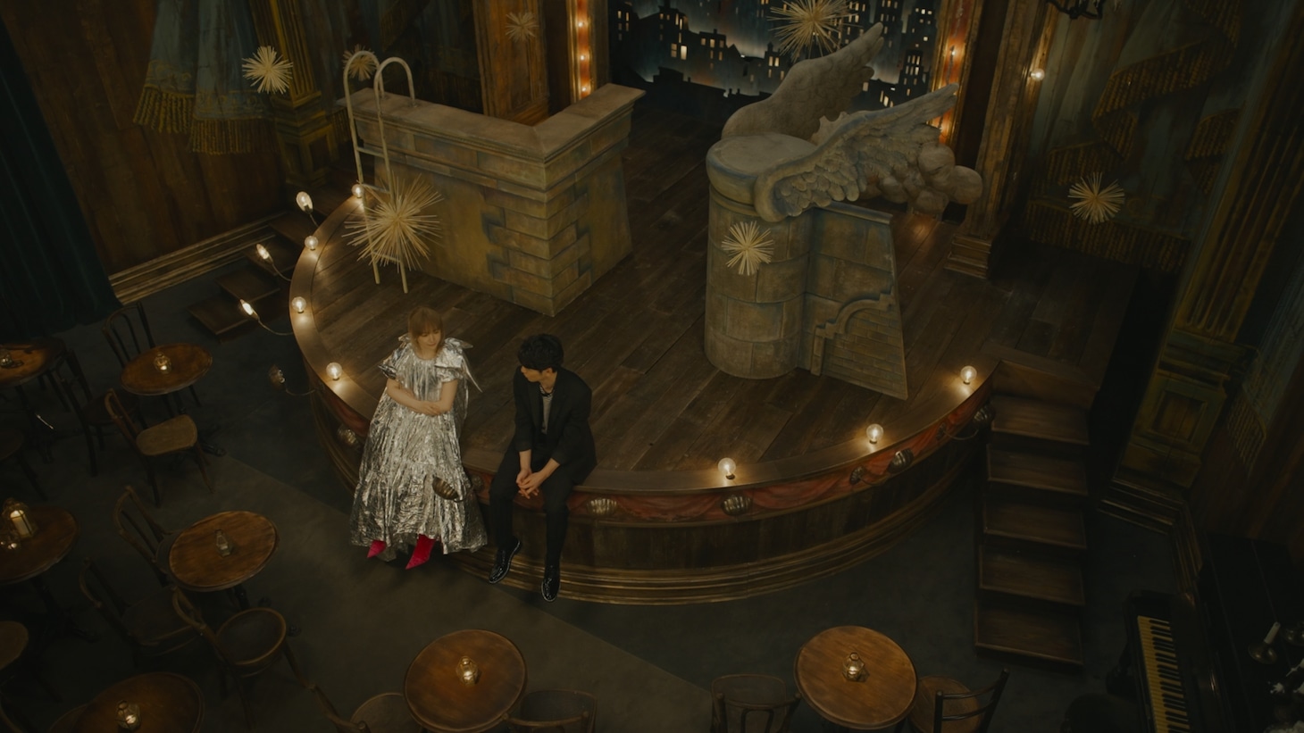 「サッポロ生ビール黒ラベル」のテレビCM「大人エレベーター」シリーズ第40弾より。