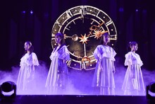 ももいろクローバーZ「MOMOIRO CLOVER Z 6th ALBUM TOUR “祝典”」ファイナル公演の様子。（撮影：上飯坂一）