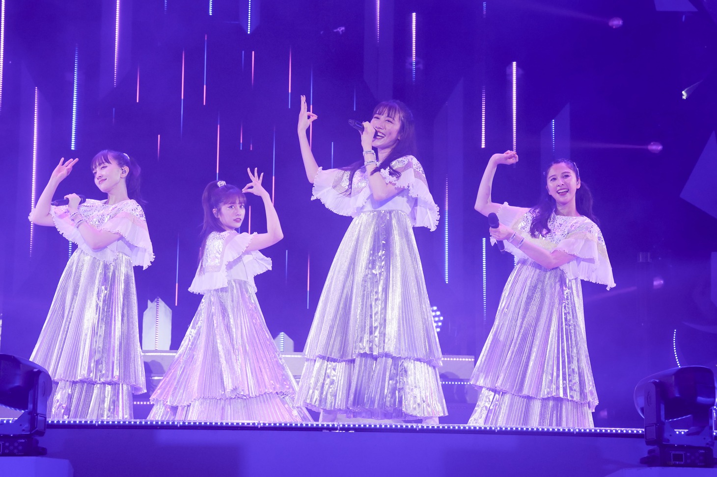 ももいろクローバーZ「MOMOIRO CLOVER Z 6th ALBUM TOUR “祝典”」ファイナル公演の様子。（撮影：上飯坂一）