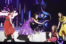 ももいろクローバーZ「MOMOIRO CLOVER Z 6th ALBUM TOUR “祝典”」ファイナル公演の様子。（撮影：上飯坂一）