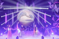 ももいろクローバーZ「MOMOIRO CLOVER Z 6th ALBUM TOUR “祝典”」ファイナル公演の様子。（撮影：小境勝巳）