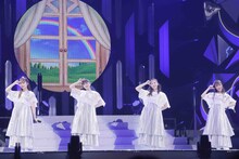 ももいろクローバーZ「MOMOIRO CLOVER Z 6th ALBUM TOUR “祝典”」ファイナル公演の様子。（撮影：小境勝巳）