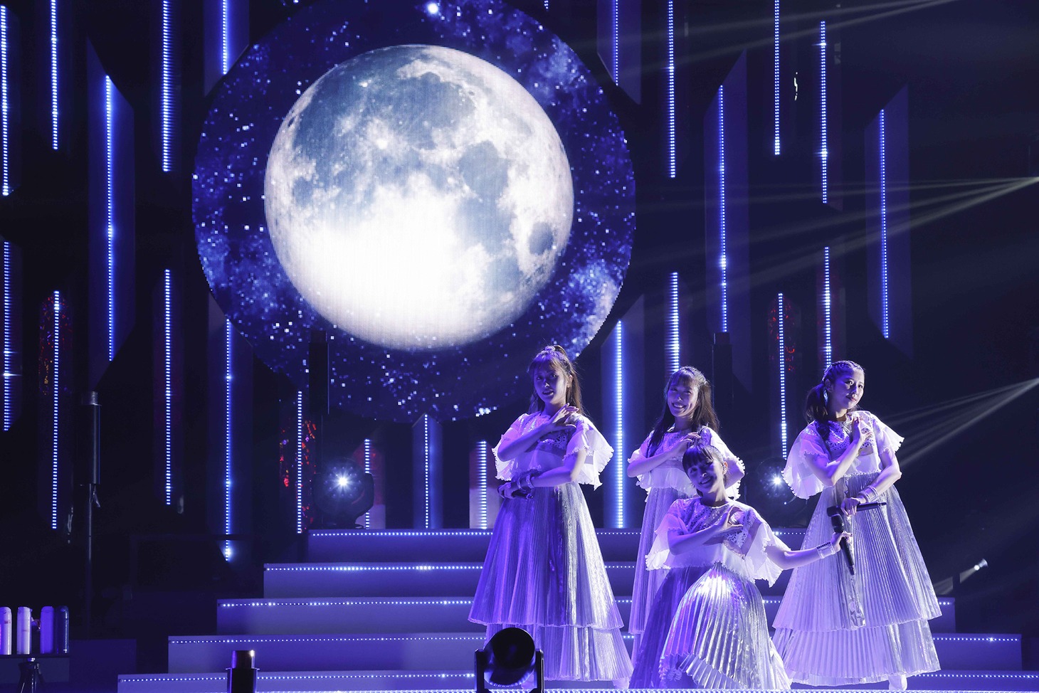 ももいろクローバーZ「MOMOIRO CLOVER Z 6th ALBUM TOUR “祝典”」ファイナル公演の様子。（撮影：小境勝巳）