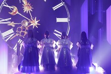 ももいろクローバーZ「MOMOIRO CLOVER Z 6th ALBUM TOUR “祝典”」ファイナル公演の様子。（撮影：小境勝巳）