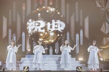 ももいろクローバーZ「MOMOIRO CLOVER Z 6th ALBUM TOUR “祝典”」ファイナル公演の様子。（撮影：小境勝巳）