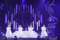 ももいろクローバーZ「MOMOIRO CLOVER Z 6th ALBUM TOUR “祝典”」ファイナル公演の様子。（撮影：小境勝巳）