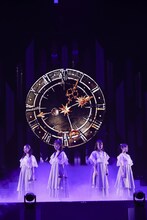 ももいろクローバーZ「MOMOIRO CLOVER Z 6th ALBUM TOUR “祝典”」ファイナル公演の様子。（撮影：小境勝巳）