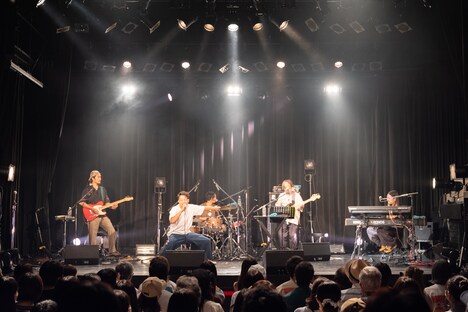 瑛人ワンマンツアー「ALL IN」東京公演の様子。（Photo by 渡邉隼）