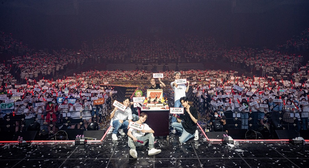 iKON「2022 CONCERT [FLASHBACK]」の様子。