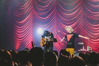 吉田山田「吉田山田弾き語りツアー2022～愛された記憶」の様子。（撮影：白石達也）