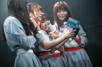 CDのパッケージを開封する一瞬しかない。