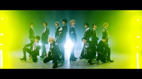 YELLOW by VOYZ BOY「Drivin'」MVより。