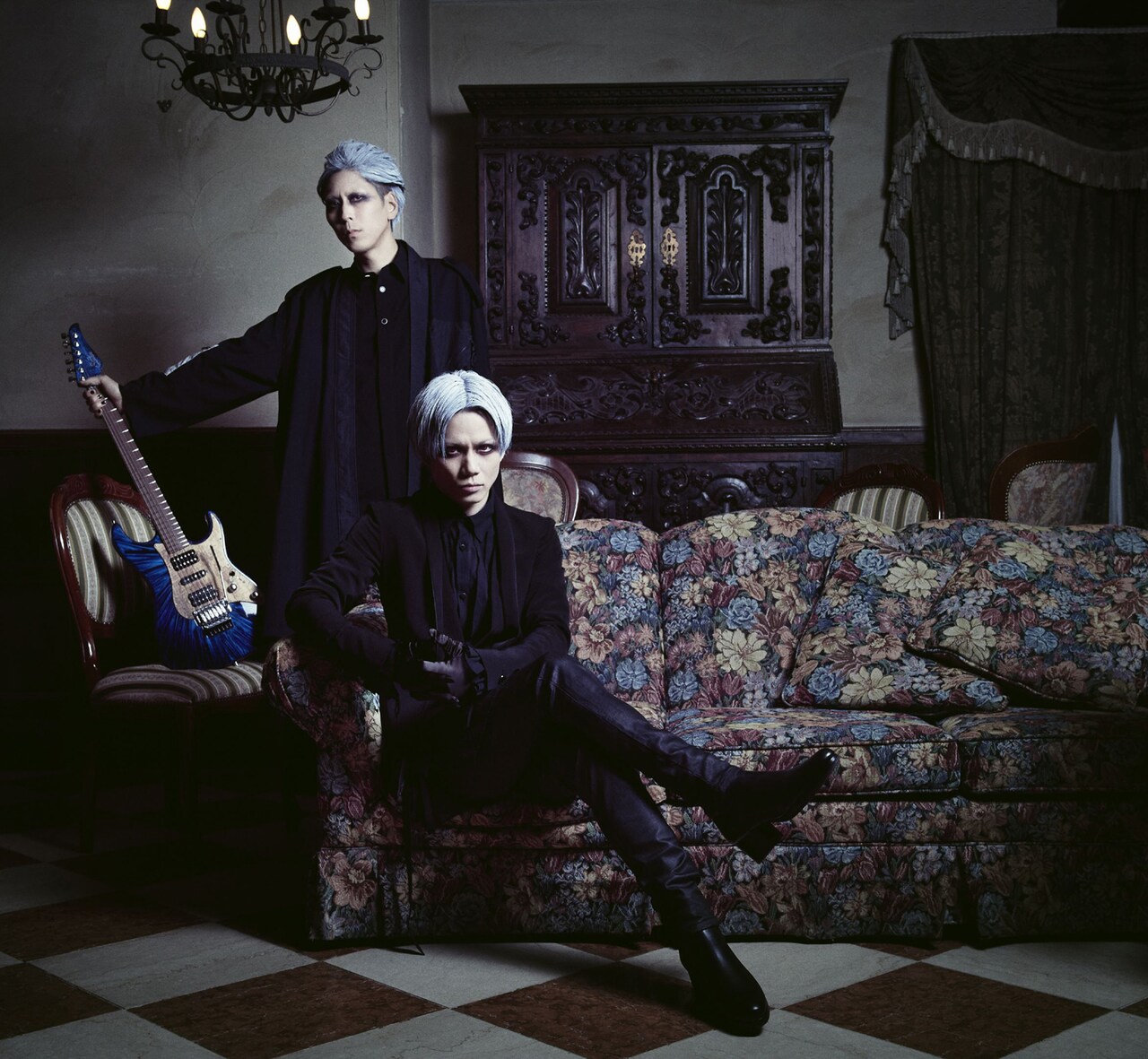 fuzzy knot初ミニアルバム「BLACK SWAN」でダークな一面を表現 - 音楽