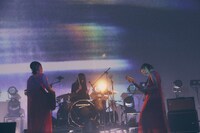 羊文学「羊文学 Tour 2022 "OOPARTS"」最終公演より。