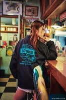 初音ミク SOUND DELIVERY コーチジャケット着用画像