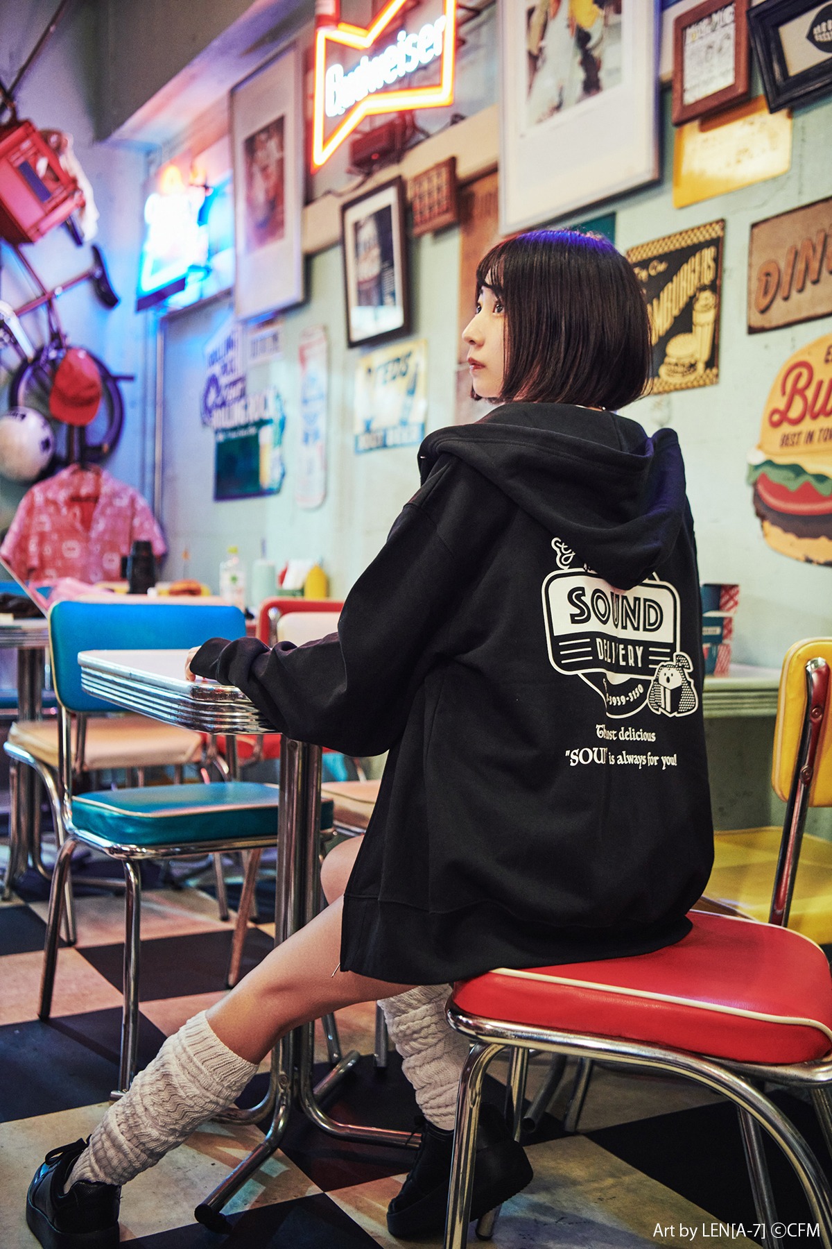 初音ミク SOUND DELIVERY ジップアップパーカー着用画像