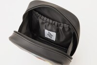 ゴムポケットにはJO1のロゴが。