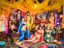 PPエンタープライズの所属タレント全員で撮影した1枚。よきゅーんも参加している。