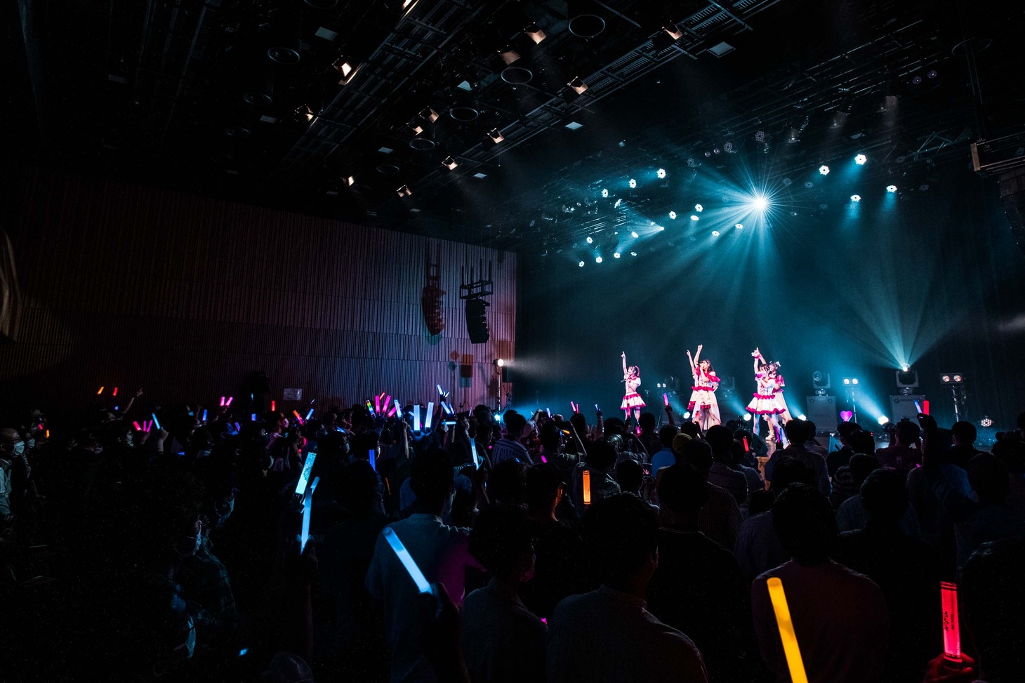 「notall 8th Anniversary ONE-MAN LIVE!!」の様子。
