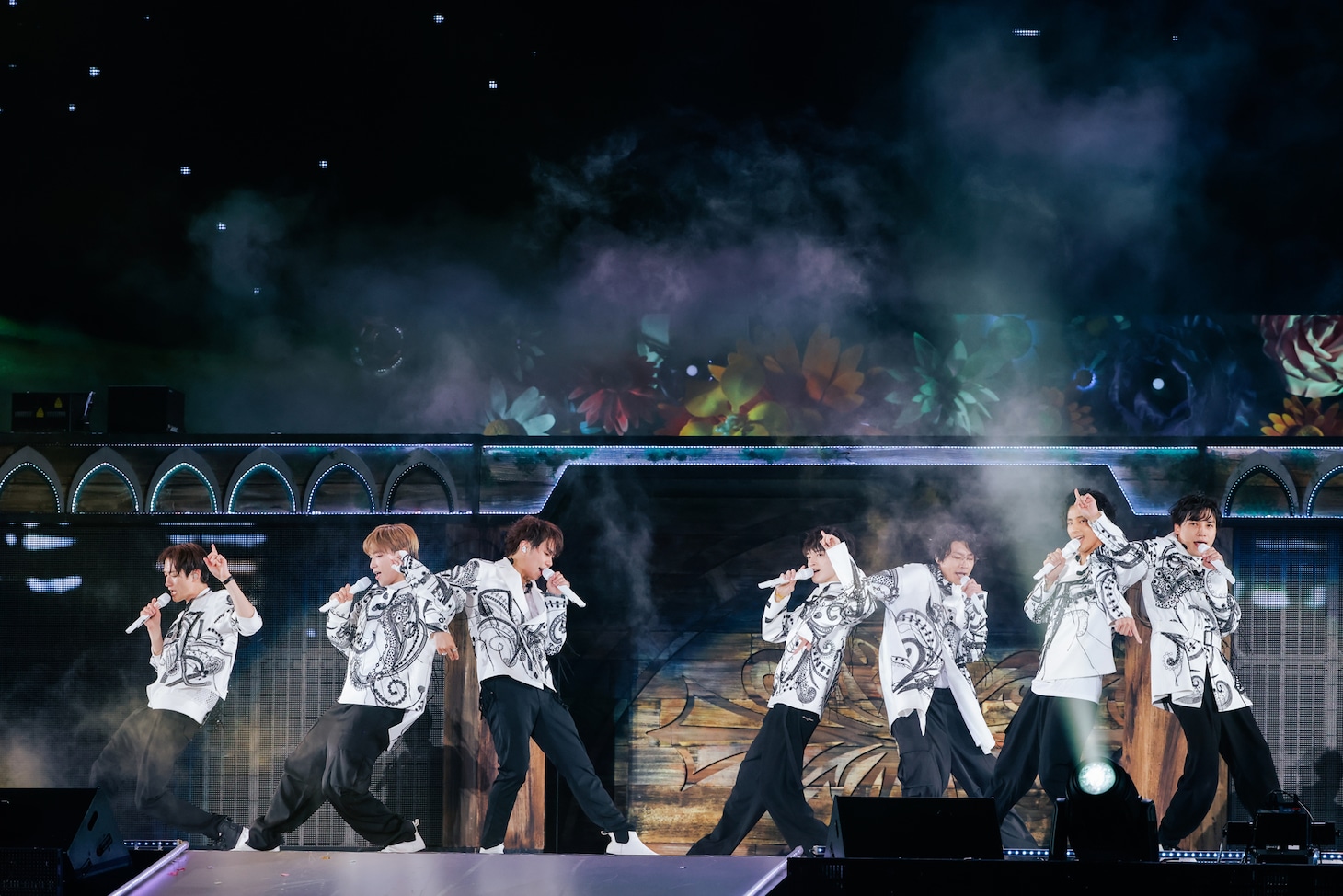 Kis-My-Ft2（撮影：田中聖太郎写真事務所）