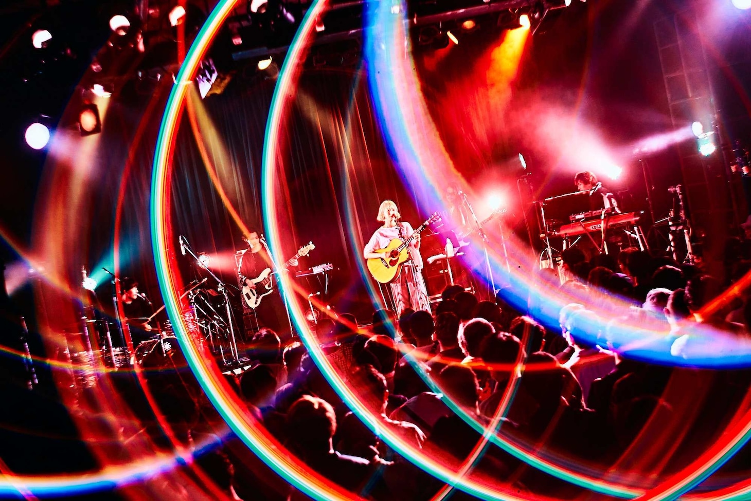 竹内アンナ「TOUR 2022 -TICKETS-」東京・LIQUIDROOM公演より。（Photo by Kazushi Hamano）