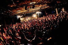 竹内アンナ「TOUR 2022 -TICKETS-」東京・LIQUIDROOM公演より。（Photo by Kazushi Hamano）