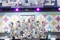 新曲「す、好きじゃない！」を初披露する≠ME。