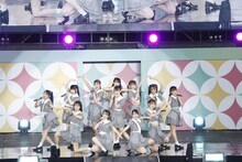 新曲「す、好きじゃない！」を初披露する≠ME。