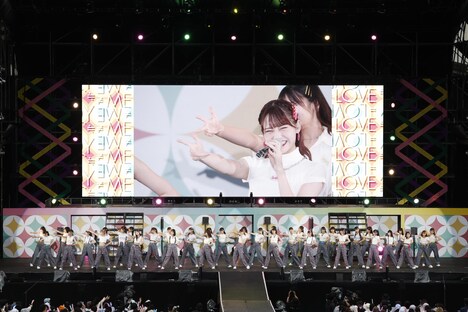 「トリプルデート」を披露する＝LOVE、≠ME、≒JOY。(c)YOANI