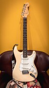 Gyoshiの愛用ギター「Fender USA Stratocaster American Standard」。