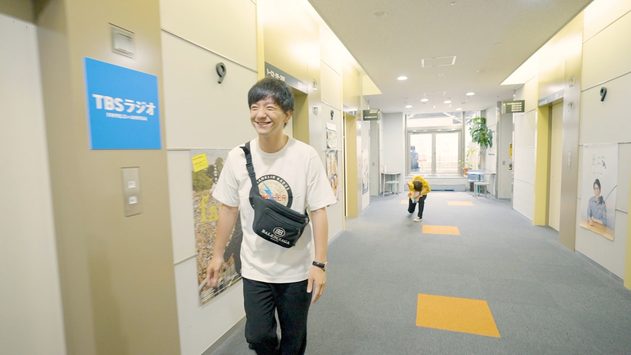 本日「#ふらっと」出演の関取花、「ラジオはTBS」MVに番組パーソナリティ勢ぞろい