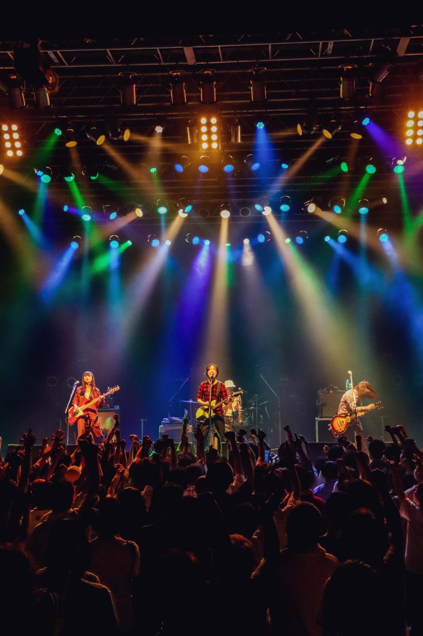 「MUDDY COMEDY TOUR」ツアーファイナルの様子。（Photo by ATSUKI IWASA）