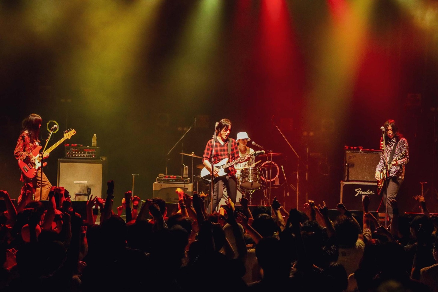 「MUDDY COMEDY TOUR」ツアーファイナルの様子。（Photo by ATSUKI IWASA）