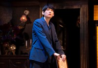 舞台「室温～夜の音楽～」より。（撮影：引地信彦）