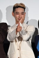 “モエカレポーズ”の上杉柊平（KANDYTOWN）。