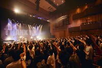「Tour 伝説の夜を君と」 LINE CUBE SHIBUYA（渋谷公会堂）公演の様子。（撮影：新保勇樹）