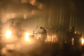 mol-74が「OOORDER」ツアー完走「僕らは新しい挑戦をし続けます」