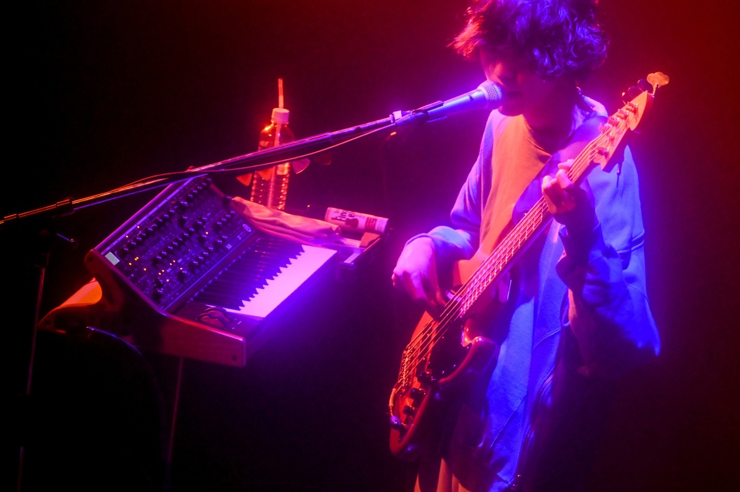 高橋涼馬（B, Cho）（Photo by MASANORI FUJIKAWA）