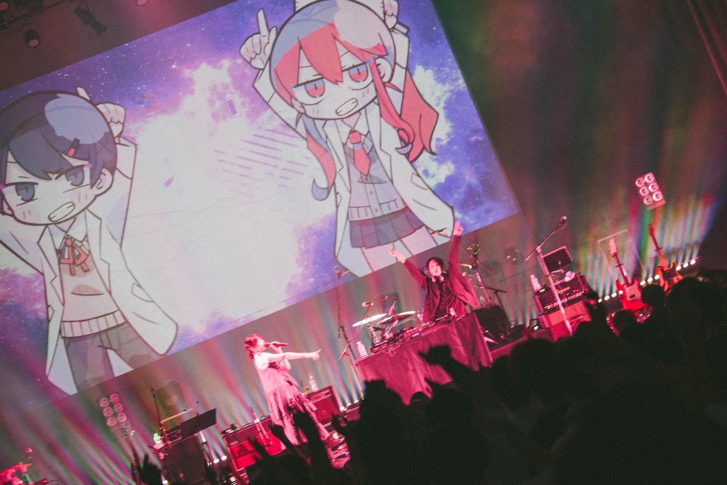 ナナヲアカリ「ナナヲアカリPresentsライブ＆パーティー 第十一話 ―770の日―」の様子。（撮影：このタイミングで秋山）